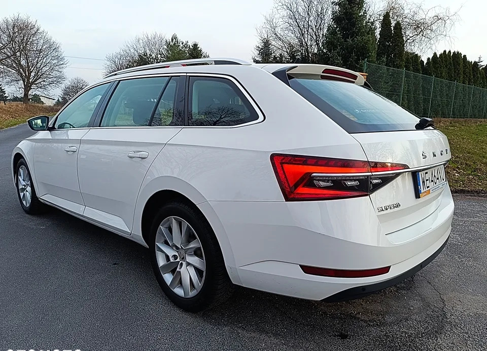 Skoda Superb cena 87700 przebieg: 121000, rok produkcji 2019 z Toruń małe 781